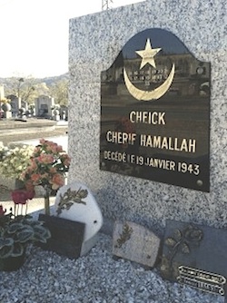 Tombe de Cheikh Hamallah &agrave; Montlu&ccedil;on (France)